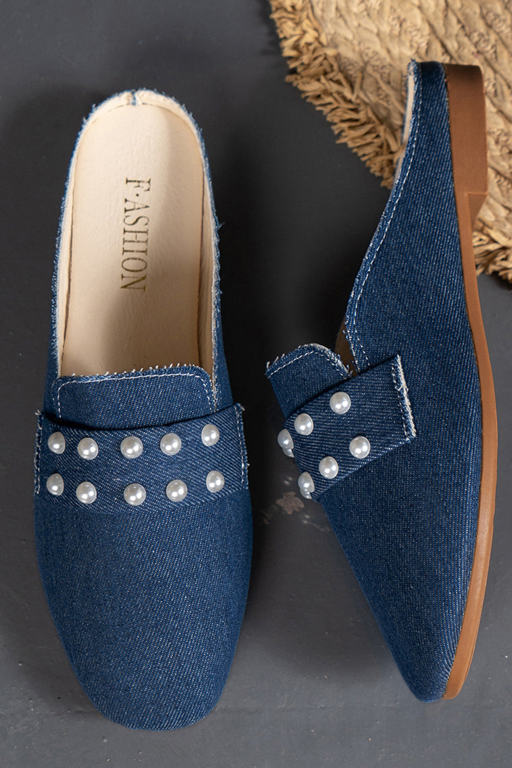 Blue Pearl Decor Pointed Toe Canvas Shoes - LA Grand