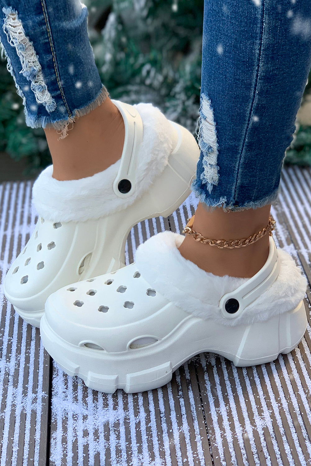 White Plush Lining Winter Hollowed Clogs - LA Grand