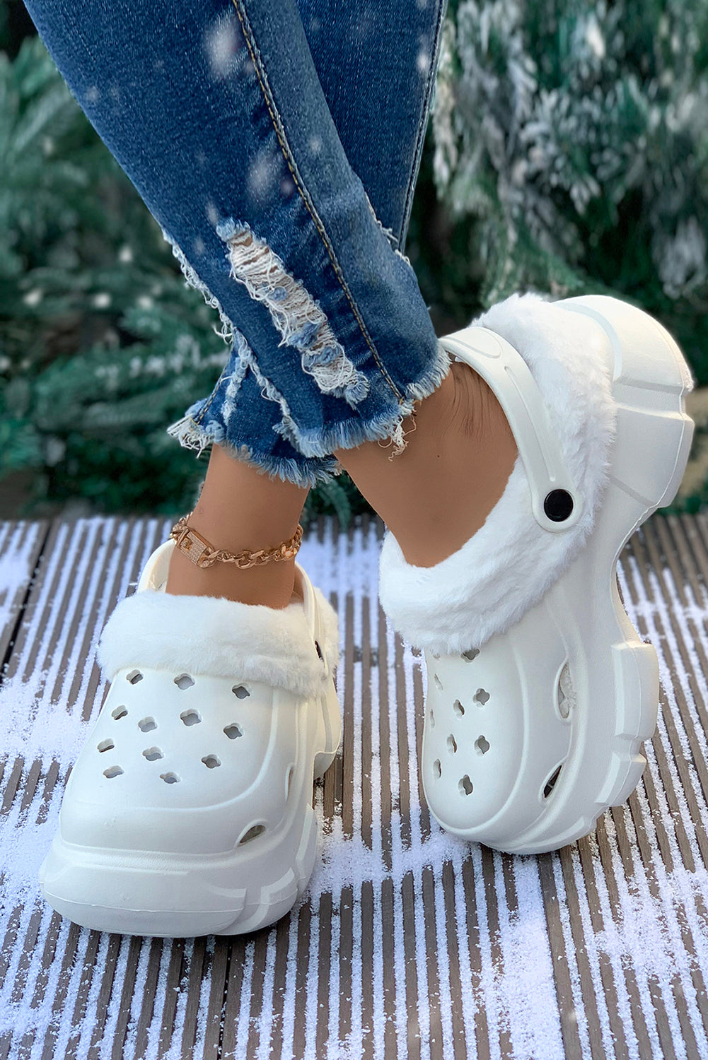 White Plush Lining Winter Hollowed Clogs - LA Grand