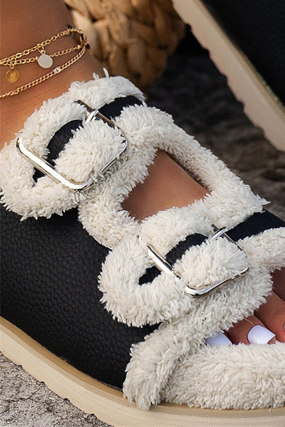 White Color Block Buckle Decor Fuzzy Slippers - LA Grand