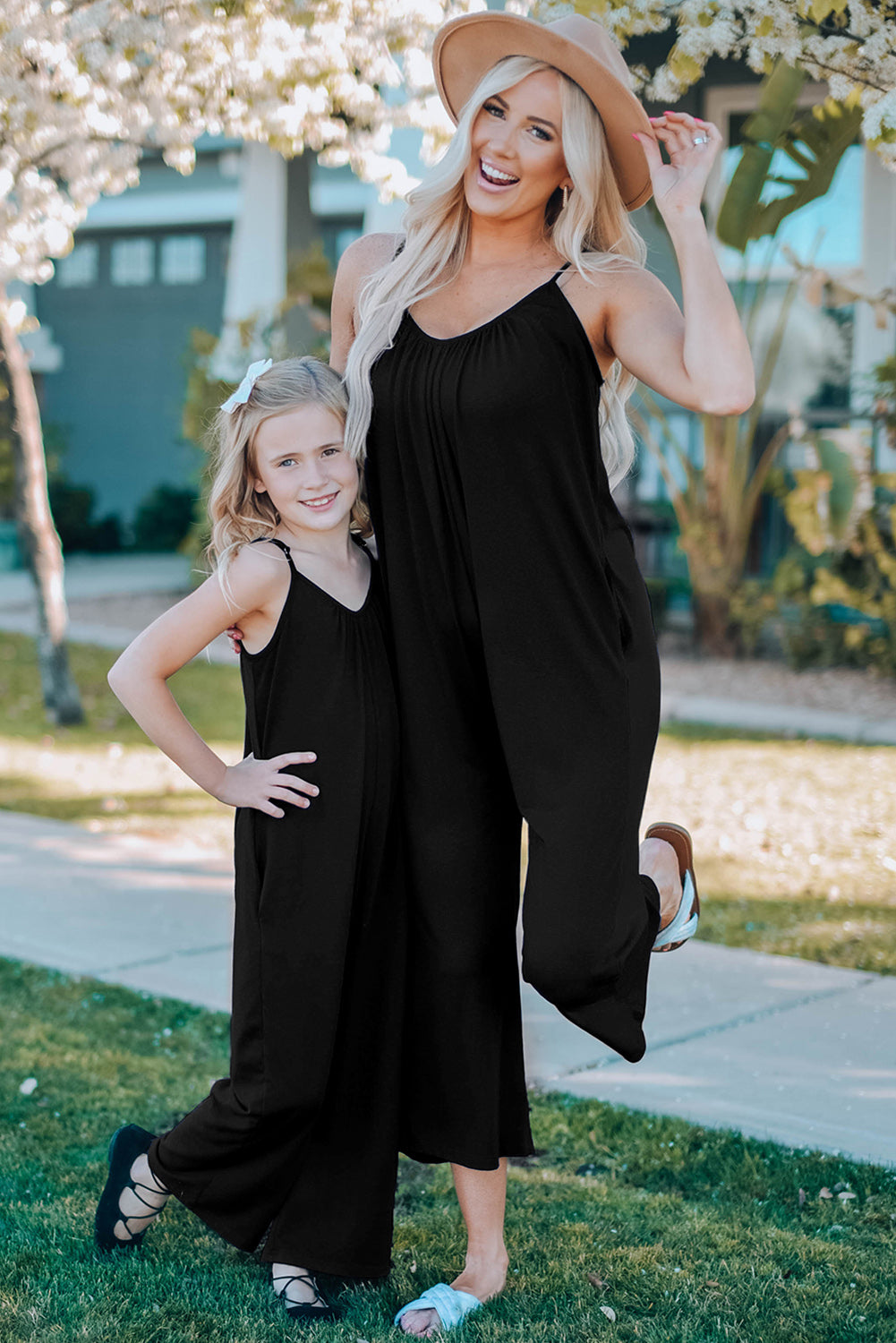 Black Spaghetti Straps Wide Leg Pocketed Jumpsuits - LA Grand