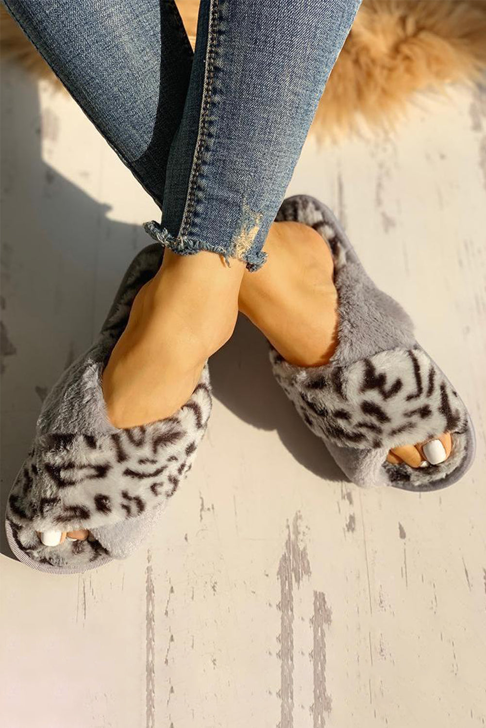 Brown Leopard Crossed Straps Furry Slippers - LA Grand