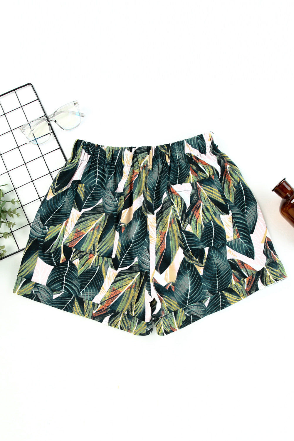 Green Leaves Print Drawstring Casual Elastic Waist Pocketed Shorts - LA Grand