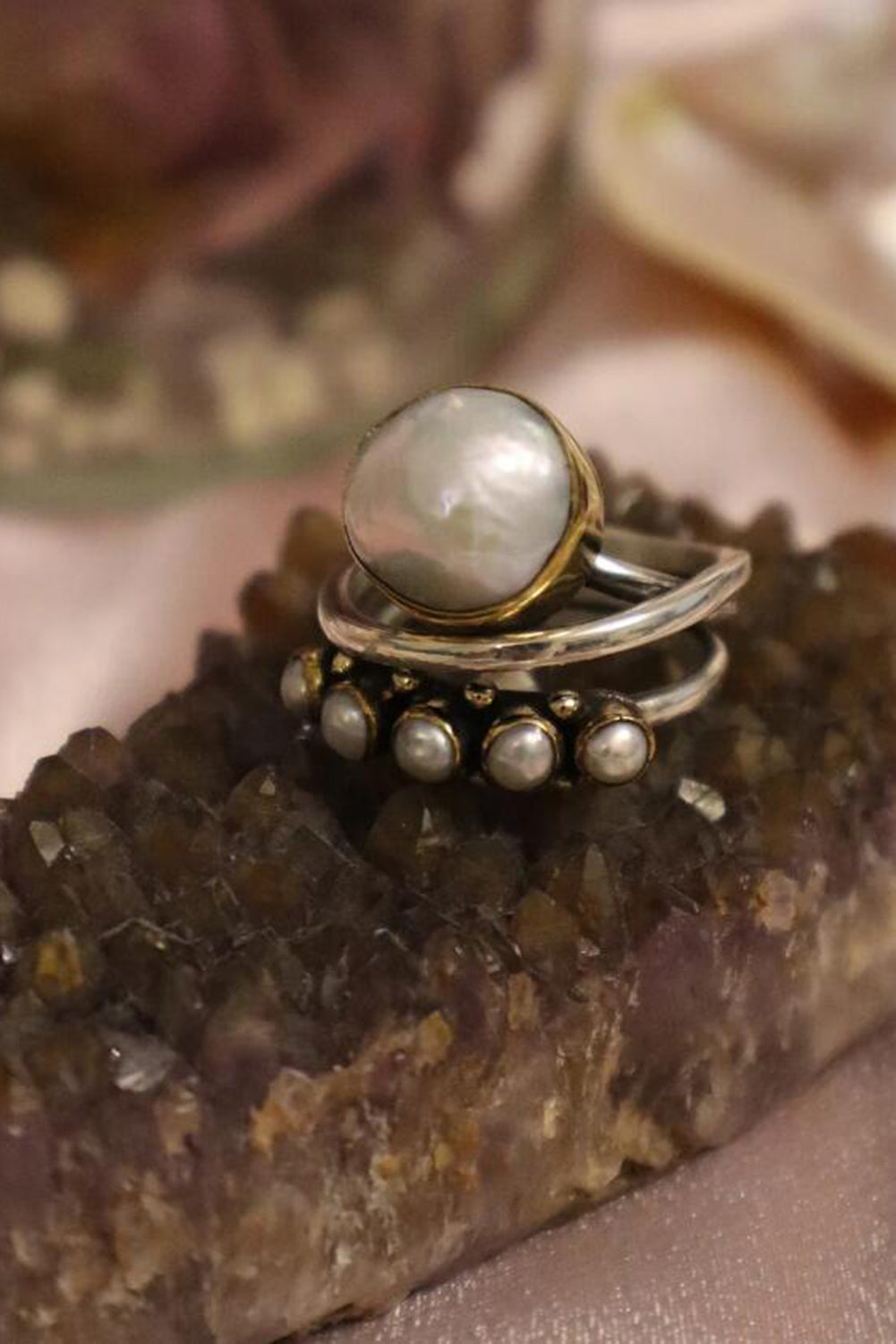 Silver Vintage Pearl Inlay Opening Ring - LA Grand