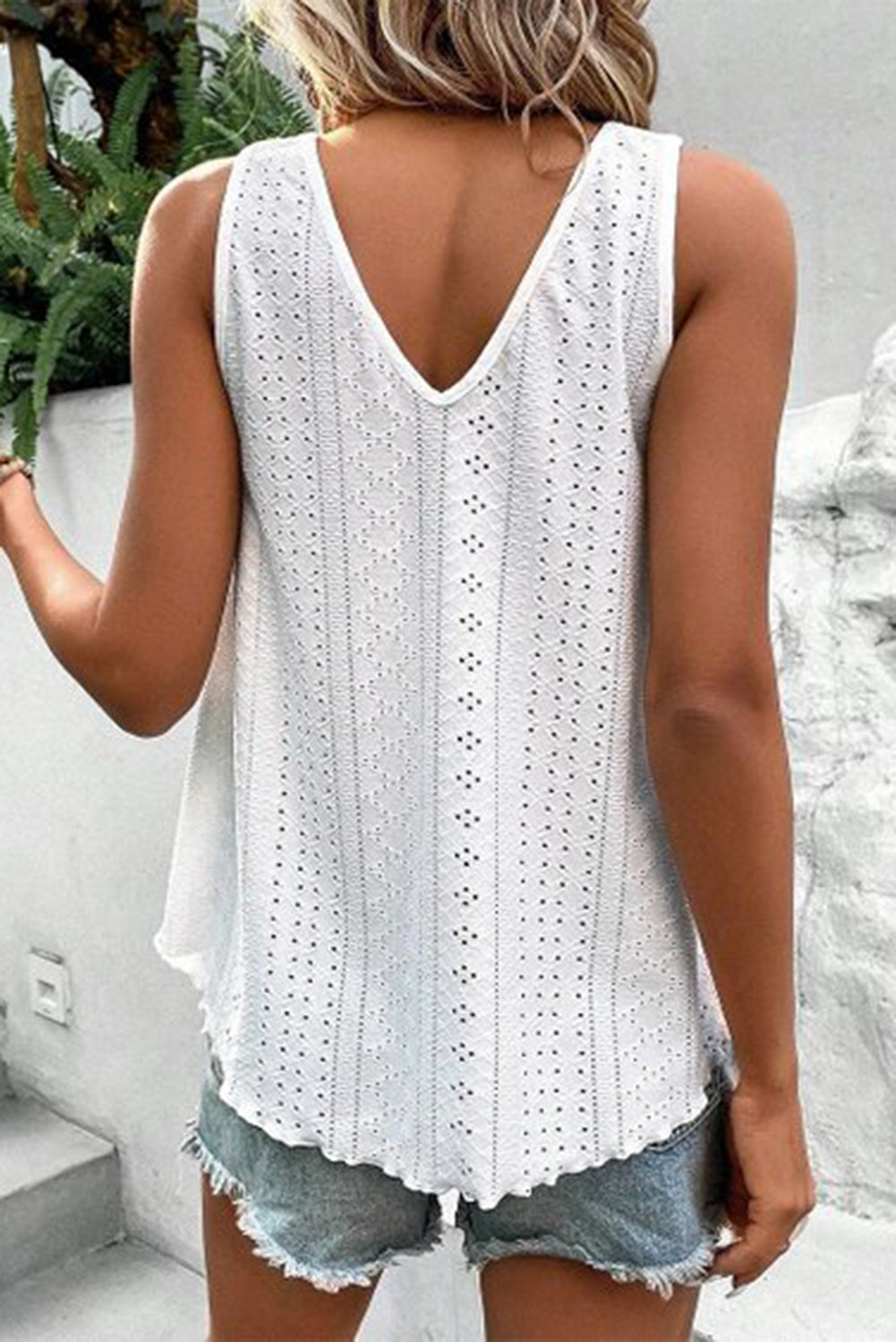 White Lace Crochet Splicing V Neck Loose Fit Tank Top - LA Grand