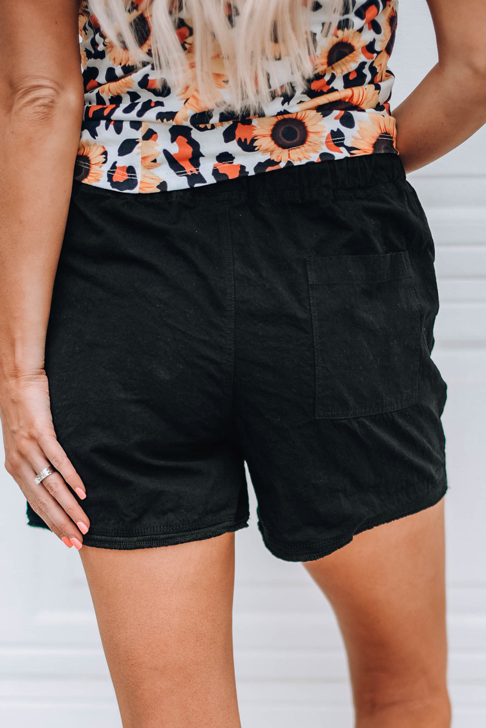 Black Raw Hem Pocketed Drawstring Casual Shorts - LA Grand