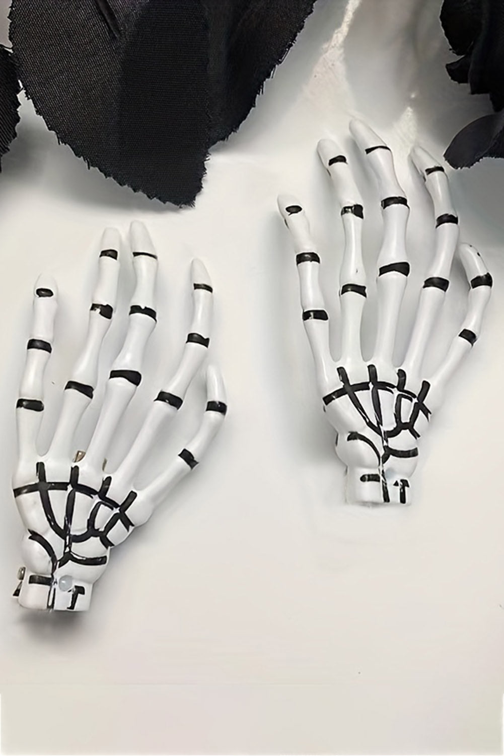 Bright White 1pcs Skeleton Hand Halloween Hair Clip - LA Grand