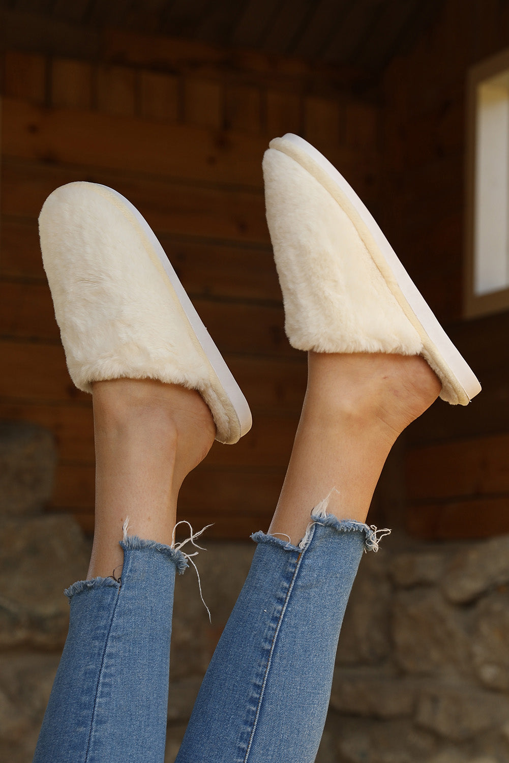 White Fuzzy Winter Home Slippers - LA Grand