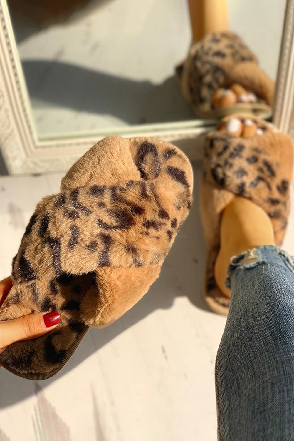 Brown Leopard Crossed Straps Furry Slippers - LA Grand