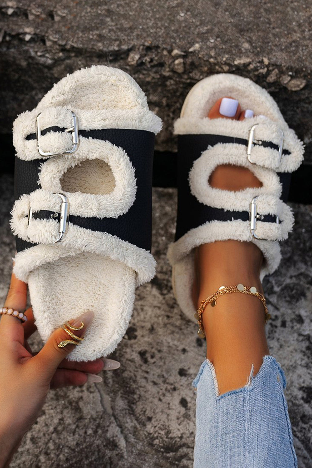 White Color Block Buckle Decor Fuzzy Slippers - LA Grand